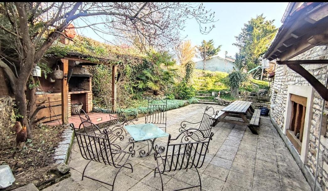 La Maison Bleue Varzy Buitenkant foto